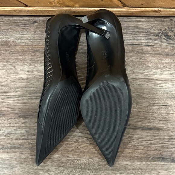 Zara Women's Black Pointed Heels Size 38 Like New - Picture 5 of 8